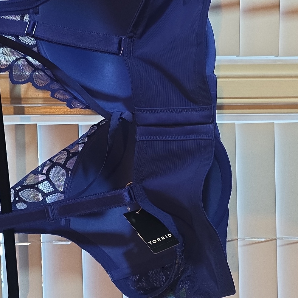 Torrid Shimmering Blue Lace Bra - Picture 7 of 7